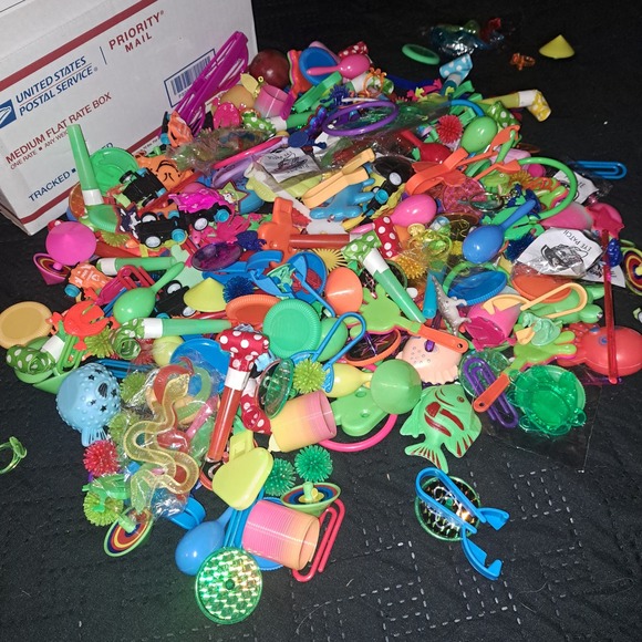 NEW KIDS Party Prizes Pinata Prizes Party Favors APPX 170 Toys - Picture 1 of 7